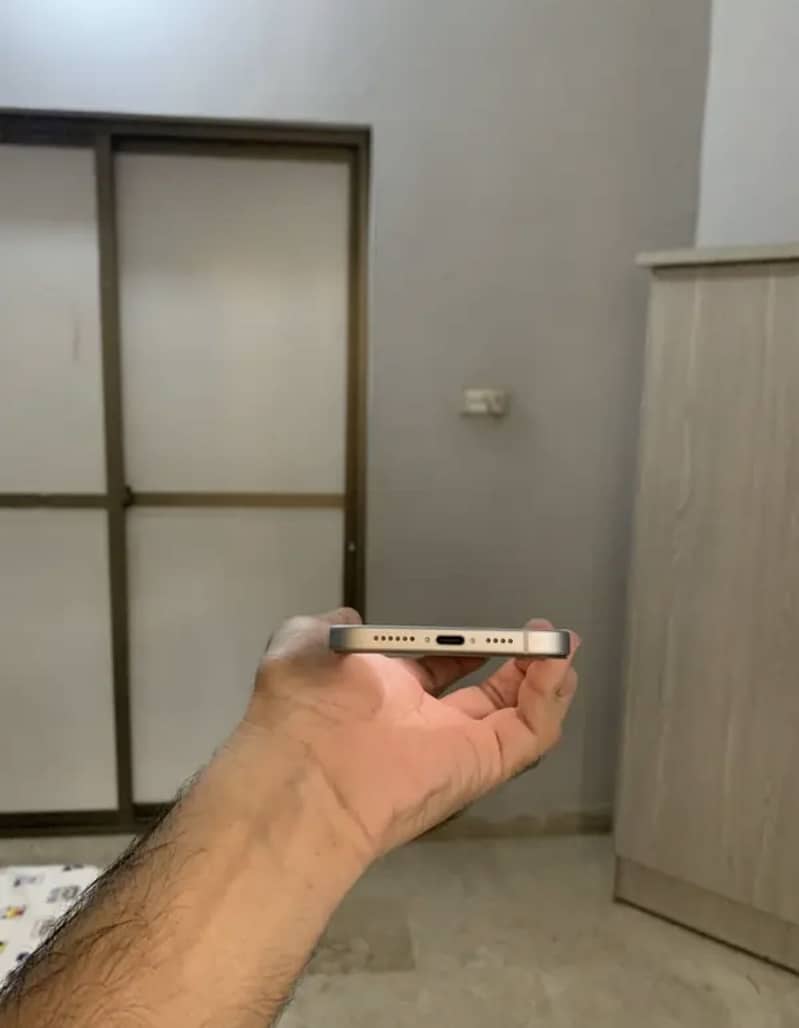 Apple iPhone 15 plus 1