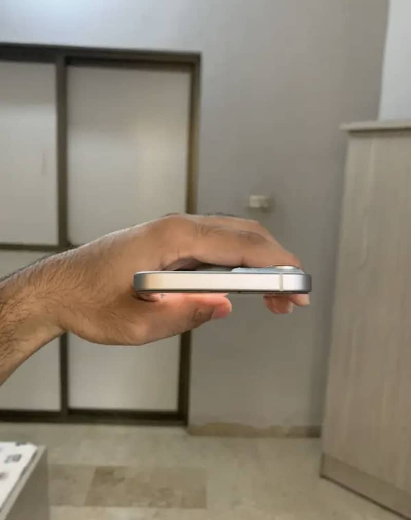 Apple iPhone 15 plus 3