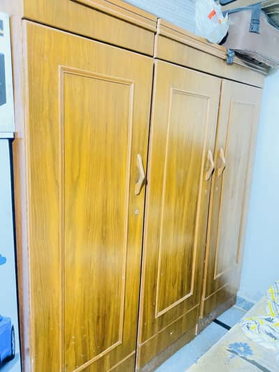 3 door wardrobe