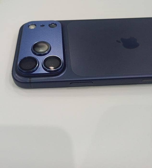 iphone 17 pro max 4