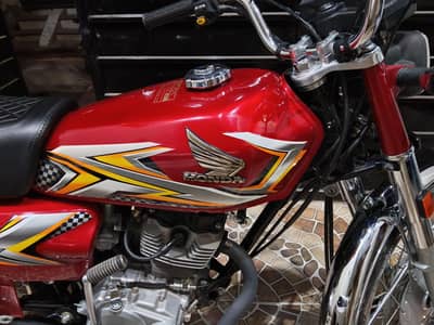 Honda CG 125 - 2025 Model - Total Original (Just 1850 KM Driven)