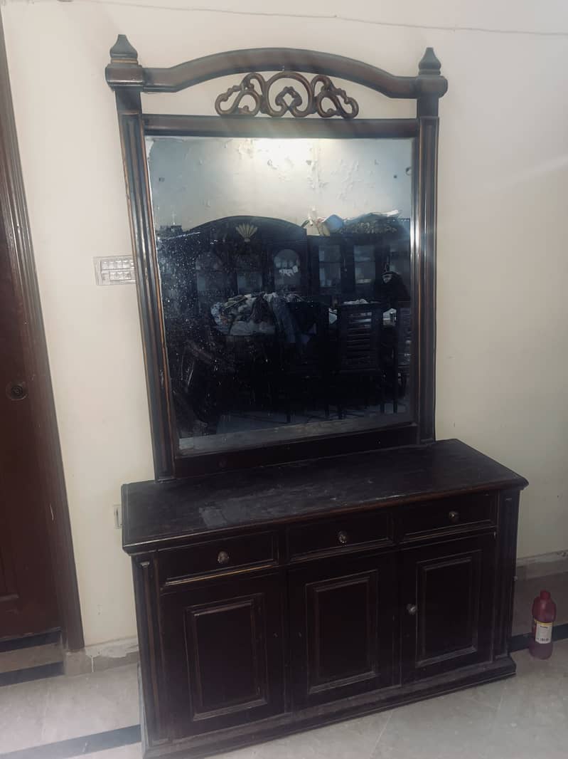 Double Bed and dressing table 4
