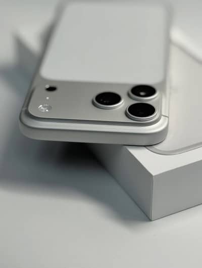 Apple iPhone 17 Pro Max | 100% BH | Physical & eSim