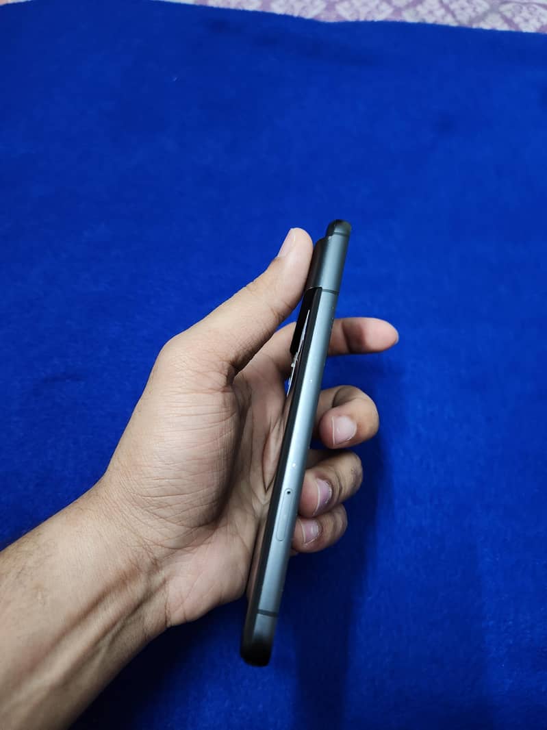 Google Pixel 8 4