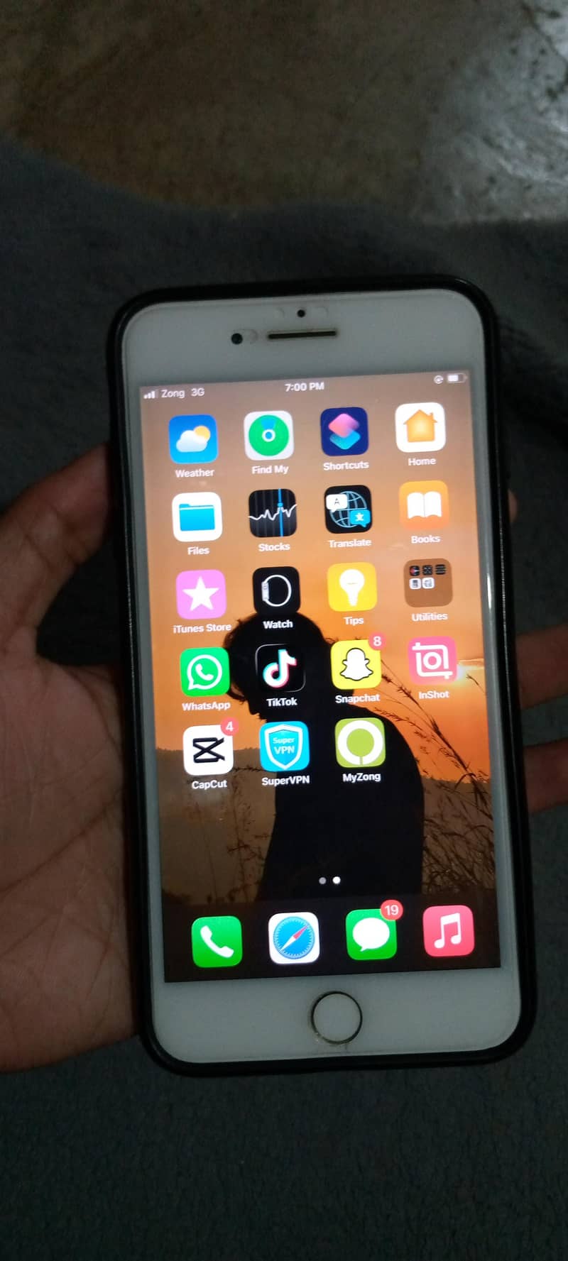 Apple iPhone 7 Plus 1