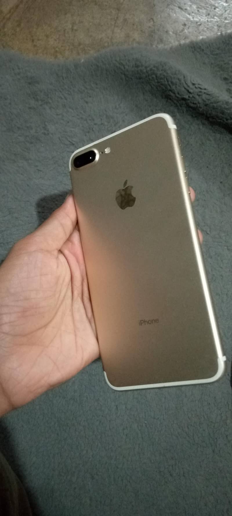 Apple iPhone 7 Plus 2
