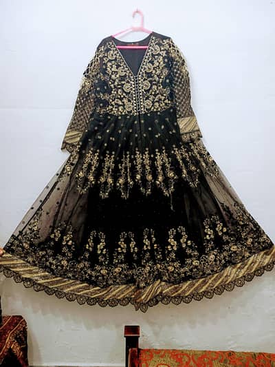 Elegant Black Maxi Dress – Gold Embroidery