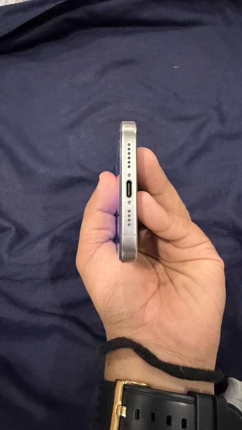 Apple iPhone 15 Pro Max 1