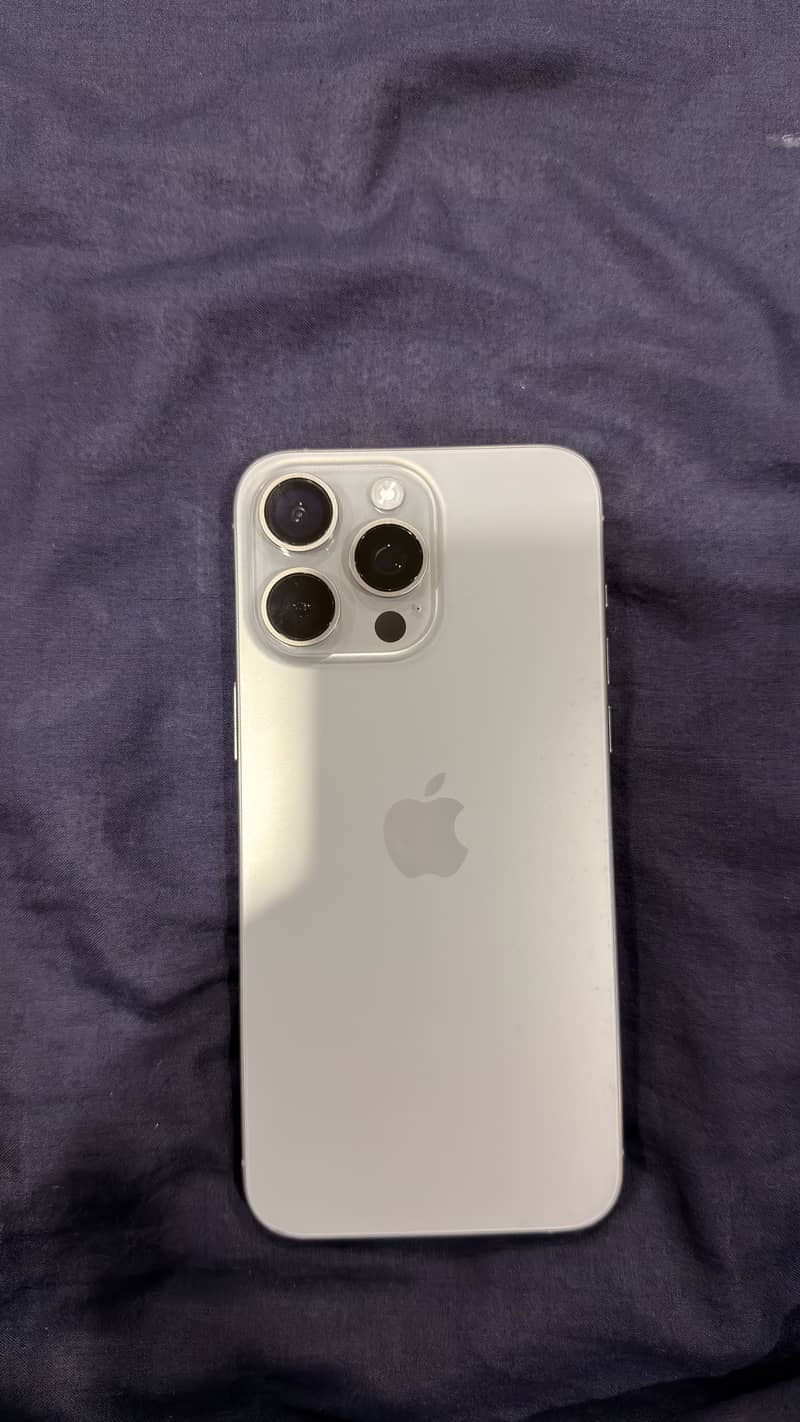 Apple iPhone 15 Pro Max 3