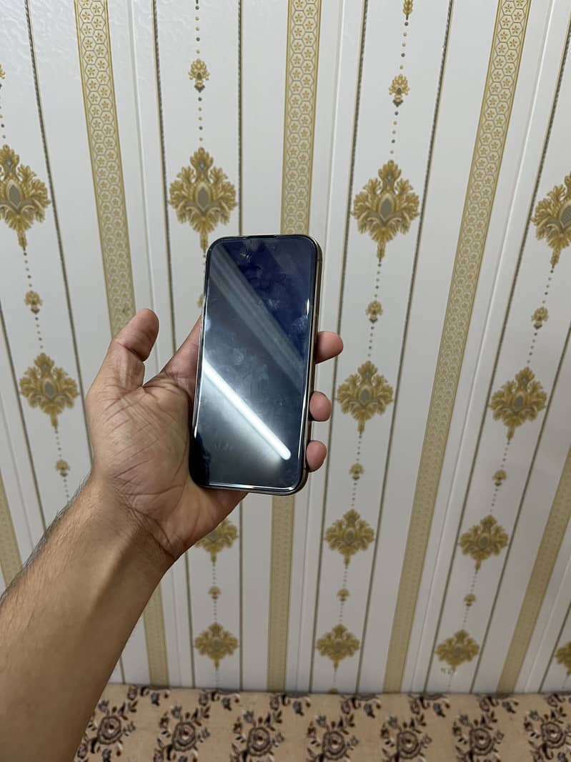 Iphone 16 pro 5