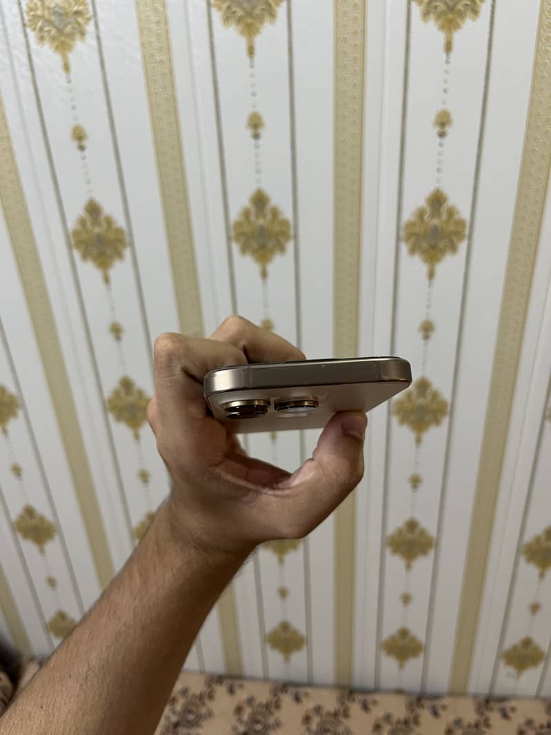 Iphone 16 pro 6