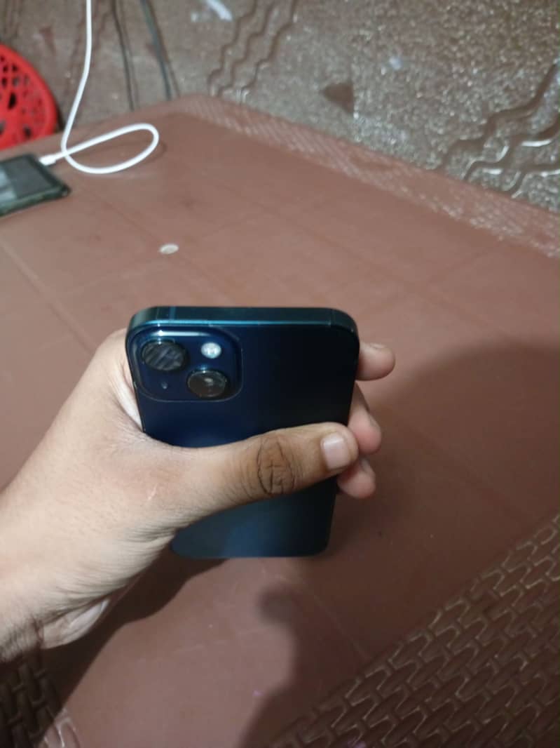 Apple iPhone 13 0