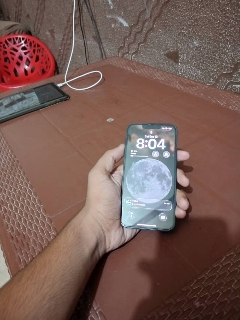 Apple iPhone 13 1