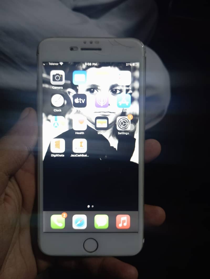 Apple iPhone 7 Plus 0