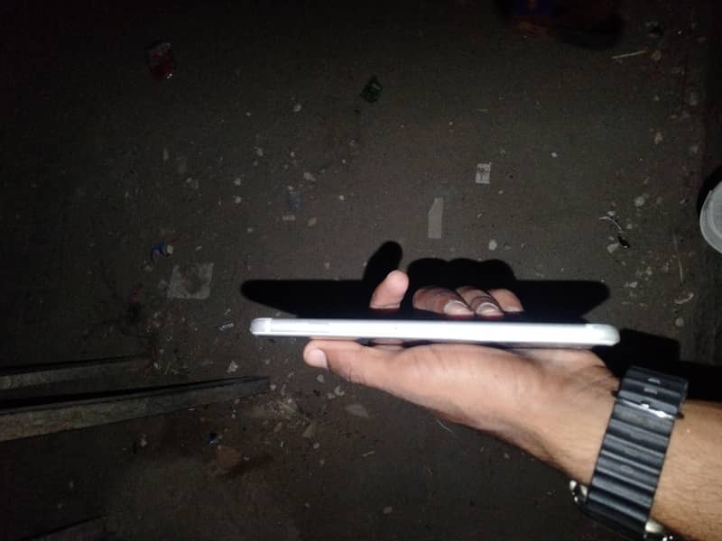 Apple iPhone 6S Plus 2