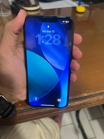 Apple iPhone 13