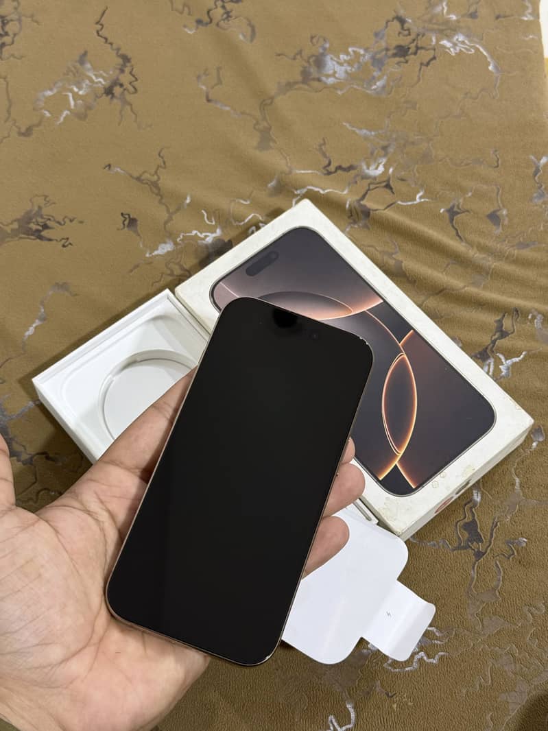 Apple iPhone 16 Pro 1
