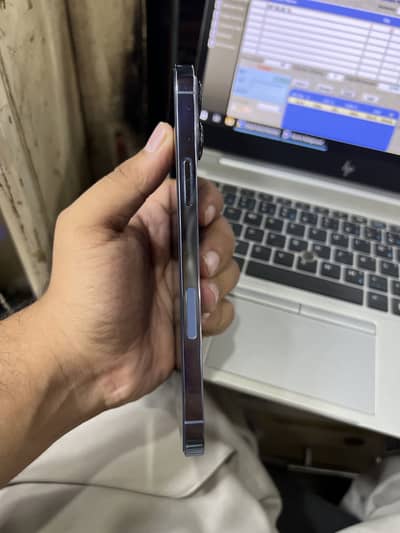 I phone 13 pro man