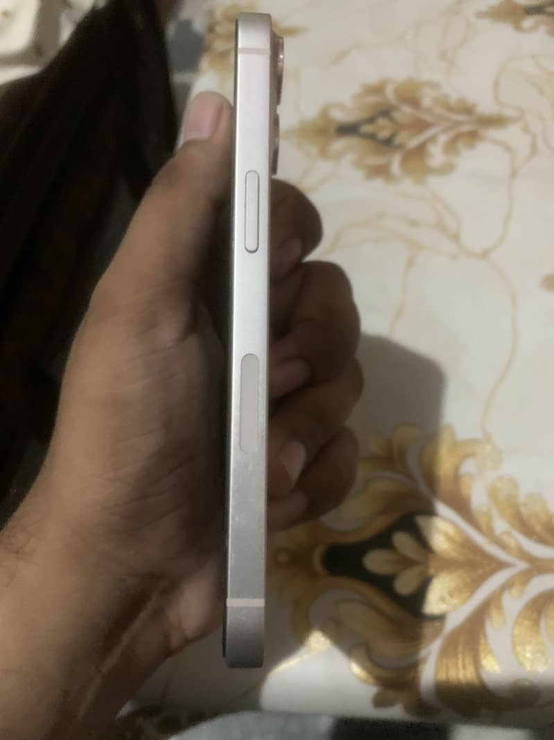 Apple iPhone 13 2
