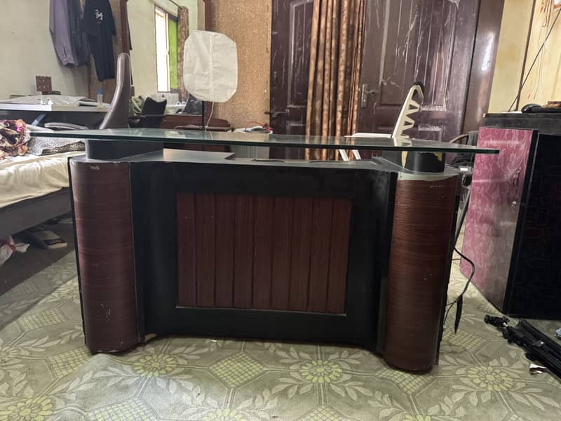 Office Table in Good Condition 0