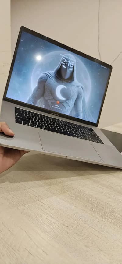 MacBook Pro 2018 | Core i9 / 32GB RAM / 1TB SSD | 15-inch Touch Bar