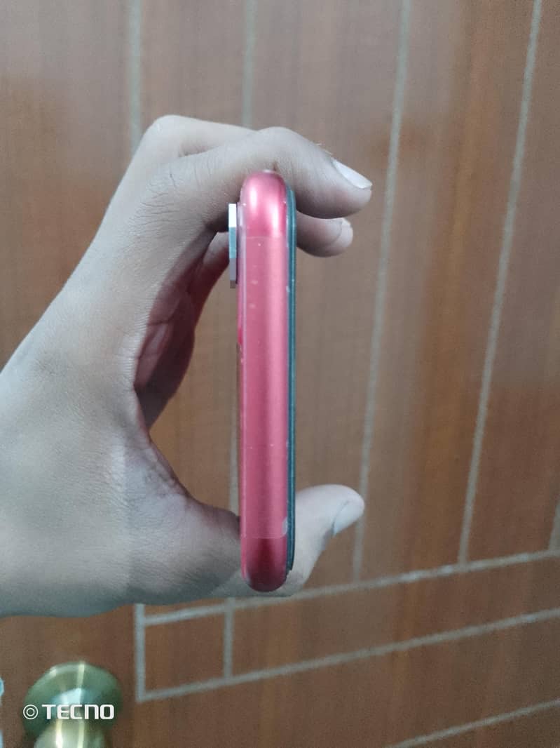 Apple iPhone 11 4