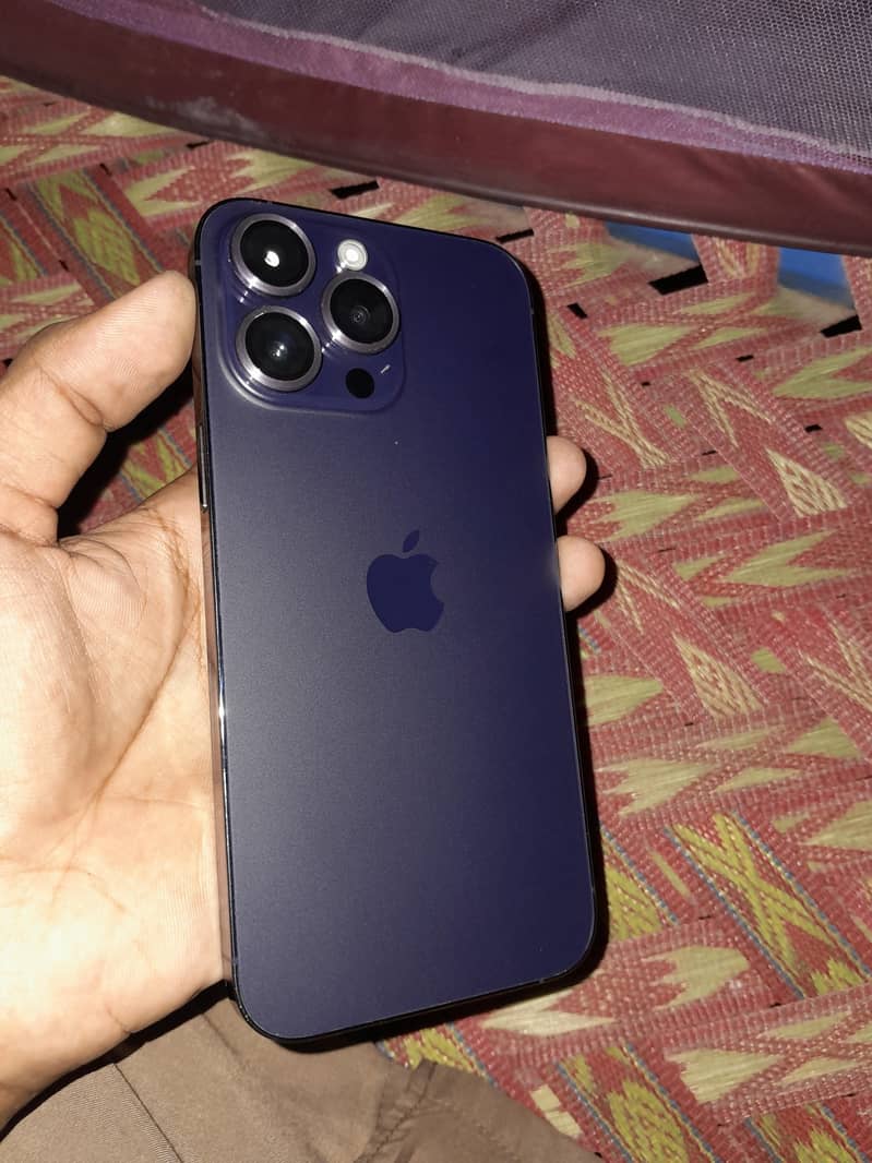 Apple iPhone 14 Pro Max 1