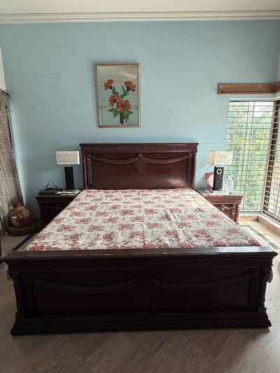 Solid wood bed