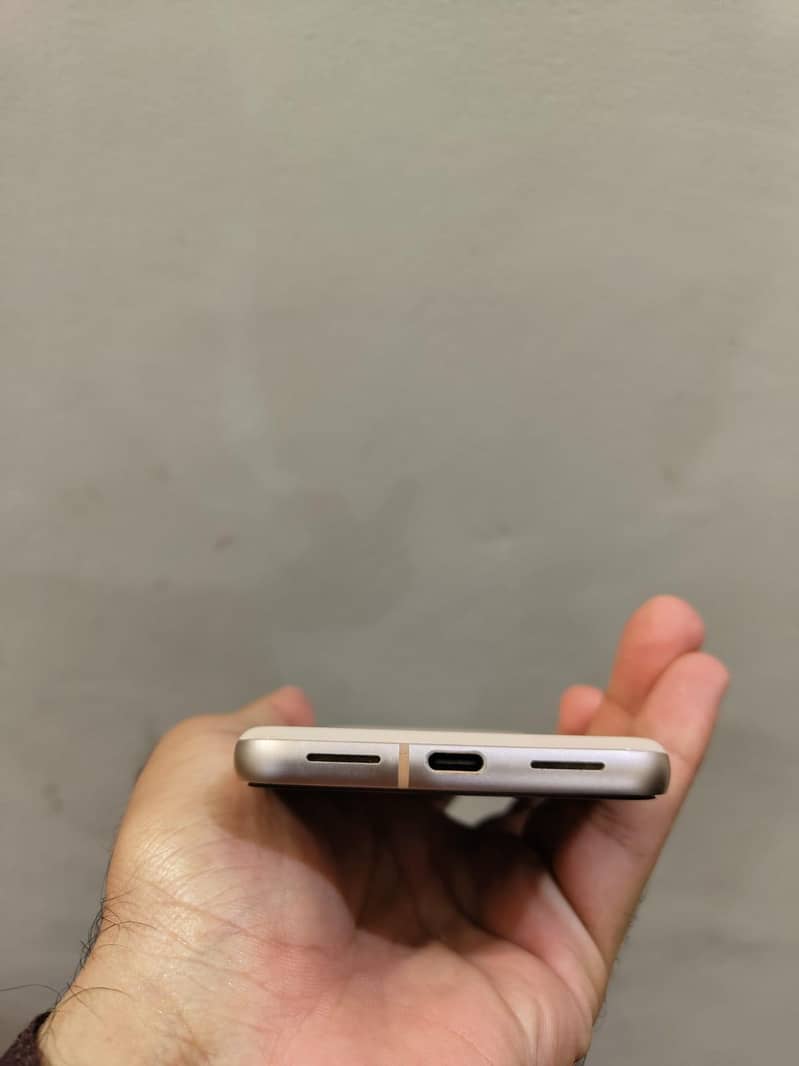 Google Pixel 8 2