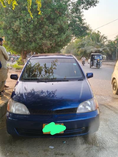 Toyota Platz 2000