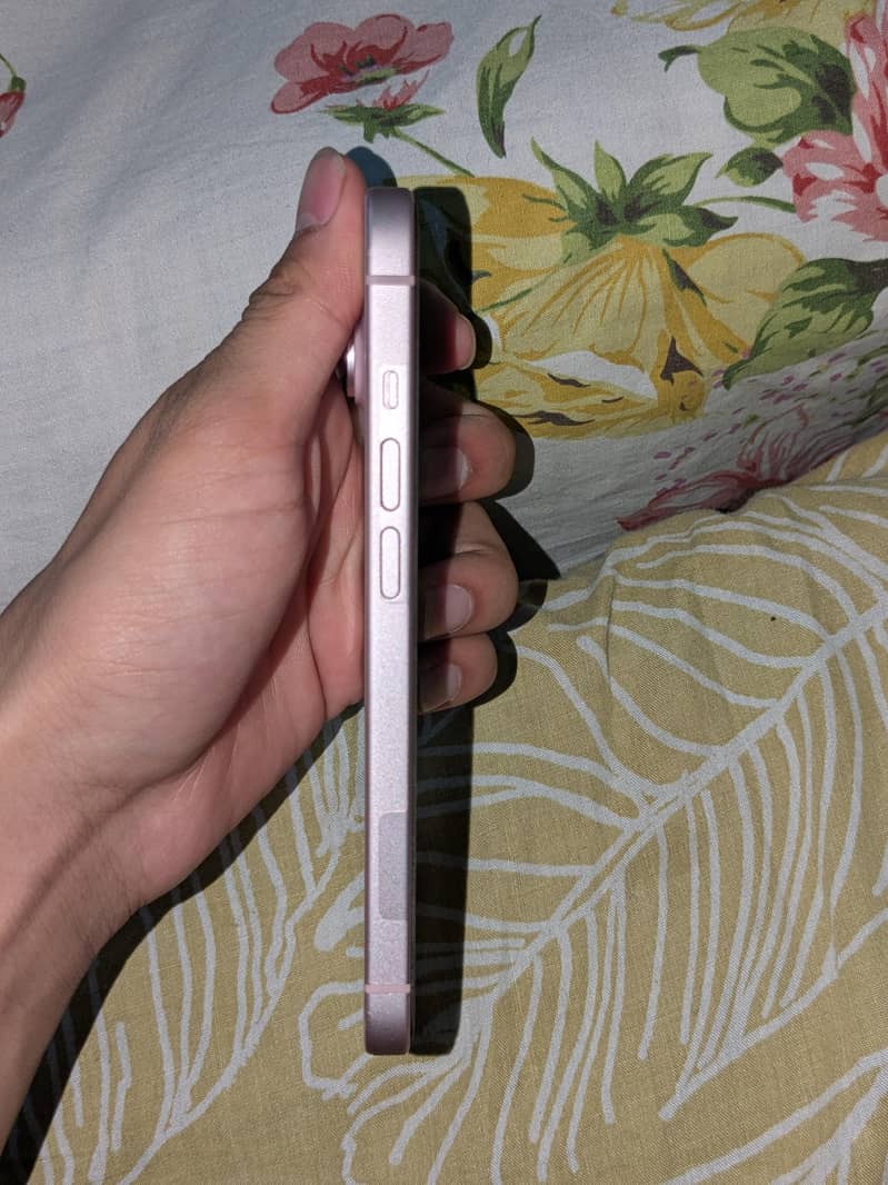 Apple iPhone 15 2