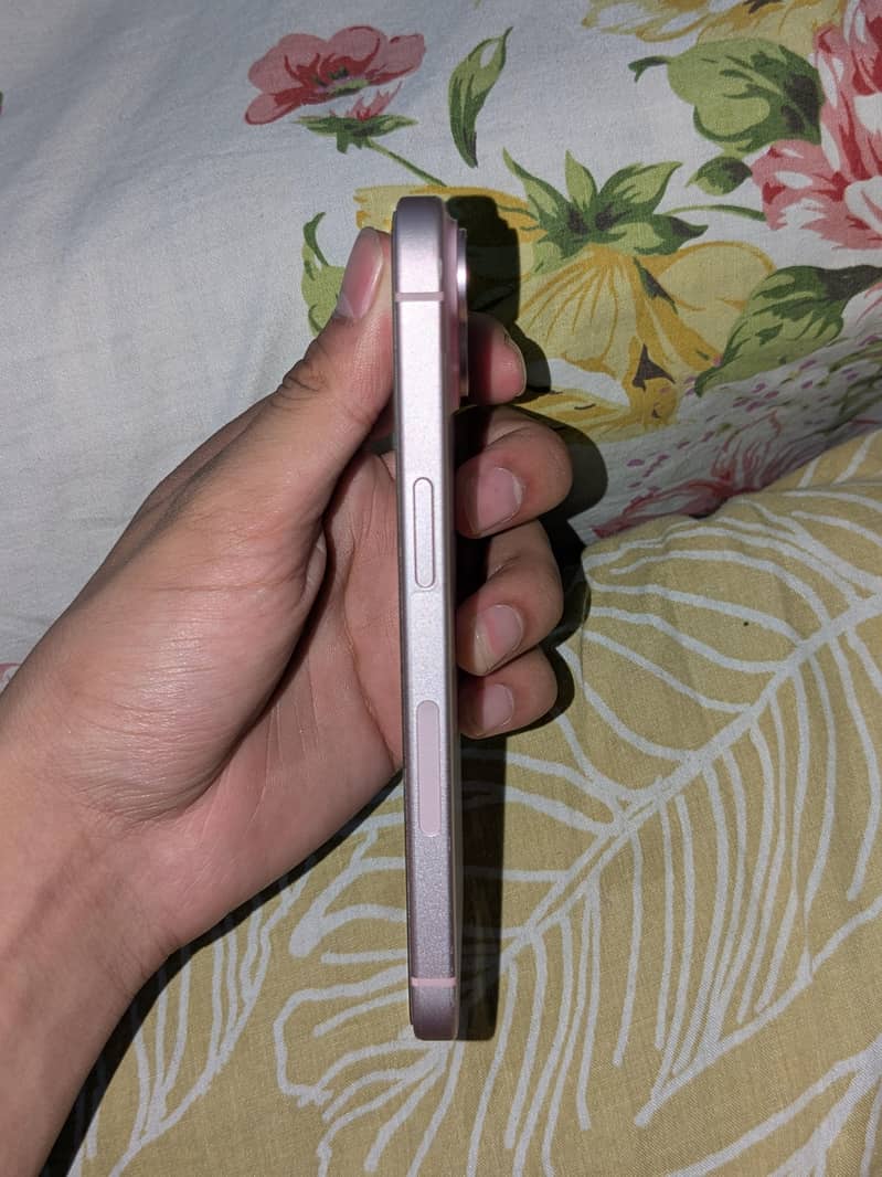 Apple iPhone 15 3