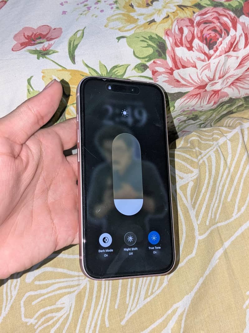 Apple iPhone 15 4