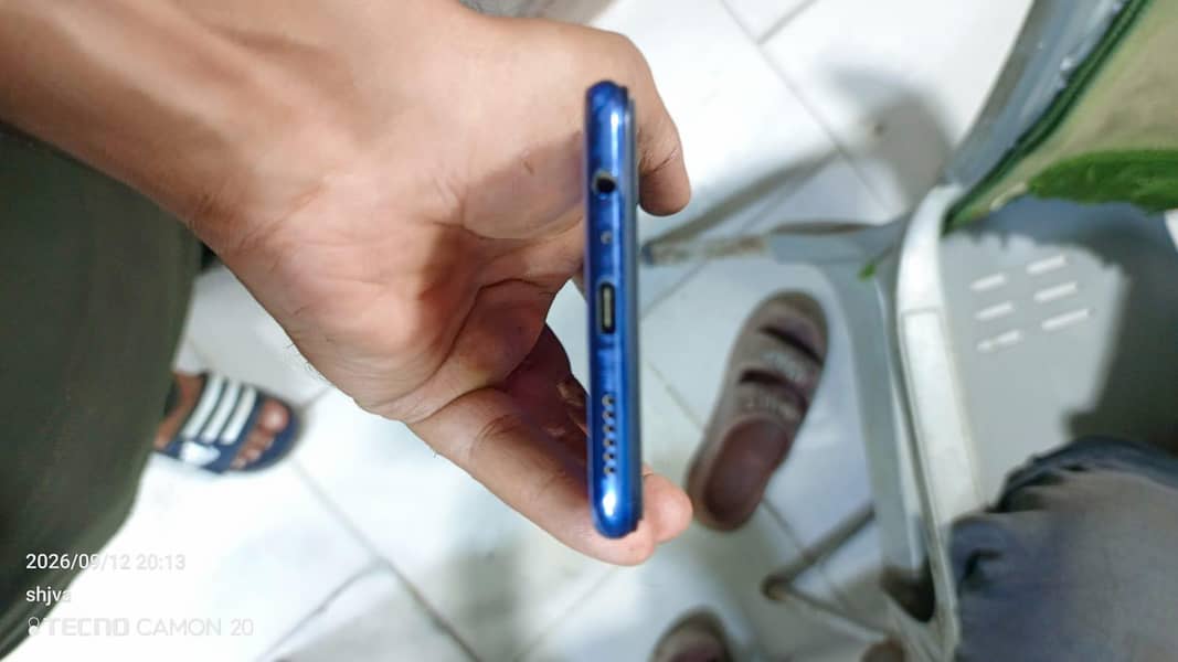 Vivo V21e 4
