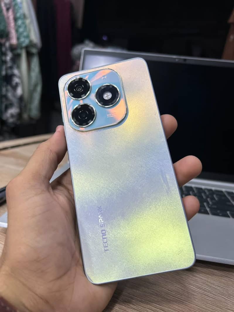 Tecno Spark 20 0