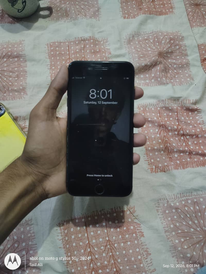 Apple iPhone 7 Plus 5