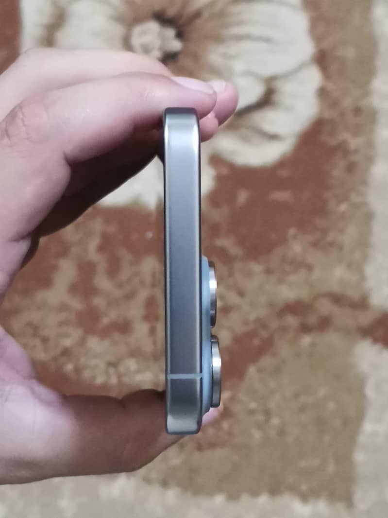 Apple iPhone 15 Pro Max 1