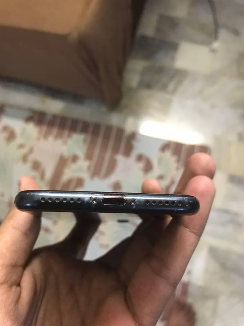 Apple iPhone 7 7