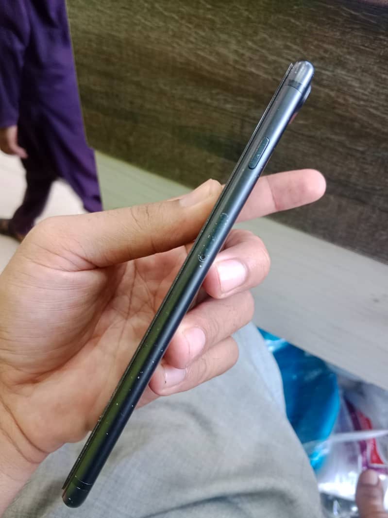 Apple iPhone 7 Plus 3