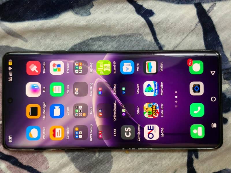 Tecno CAMON 40 Pro 0