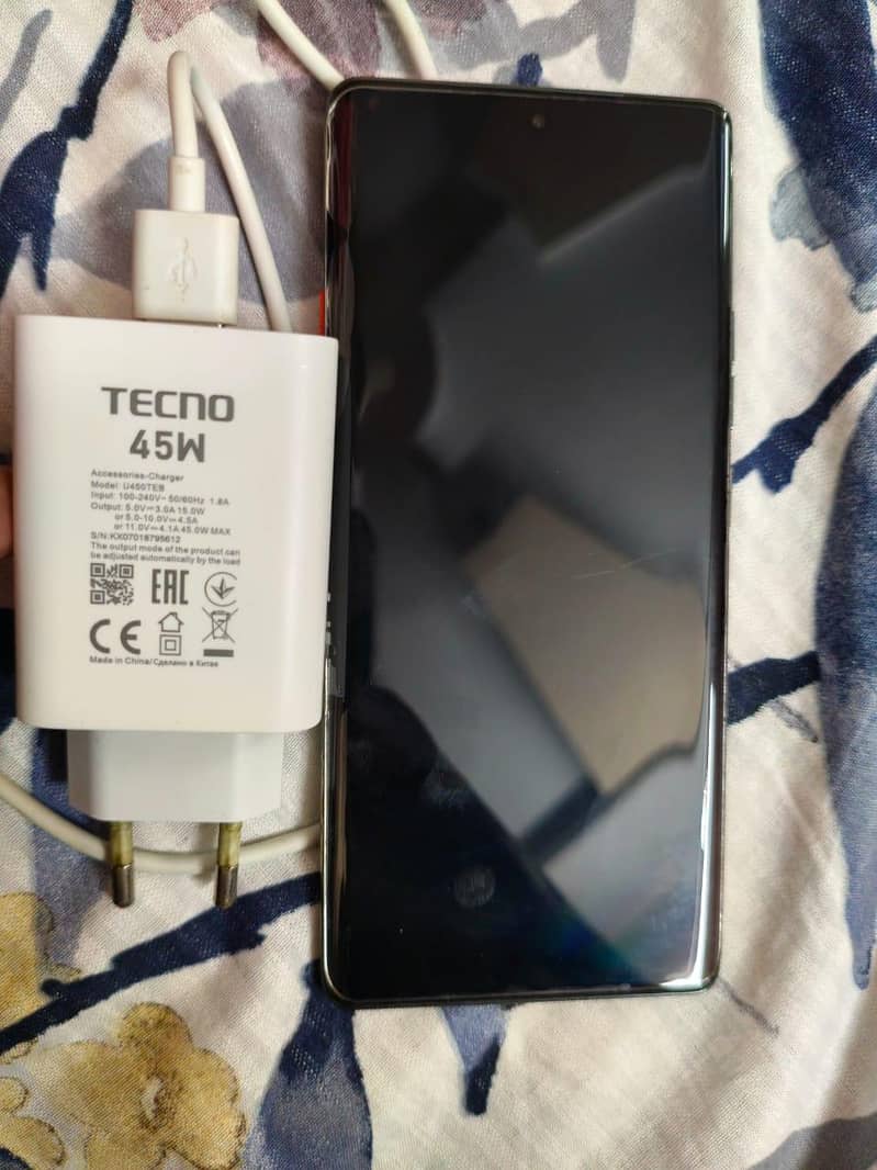 Tecno CAMON 40 Pro 3