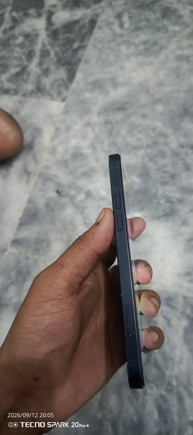 Apple iPhone 12 3