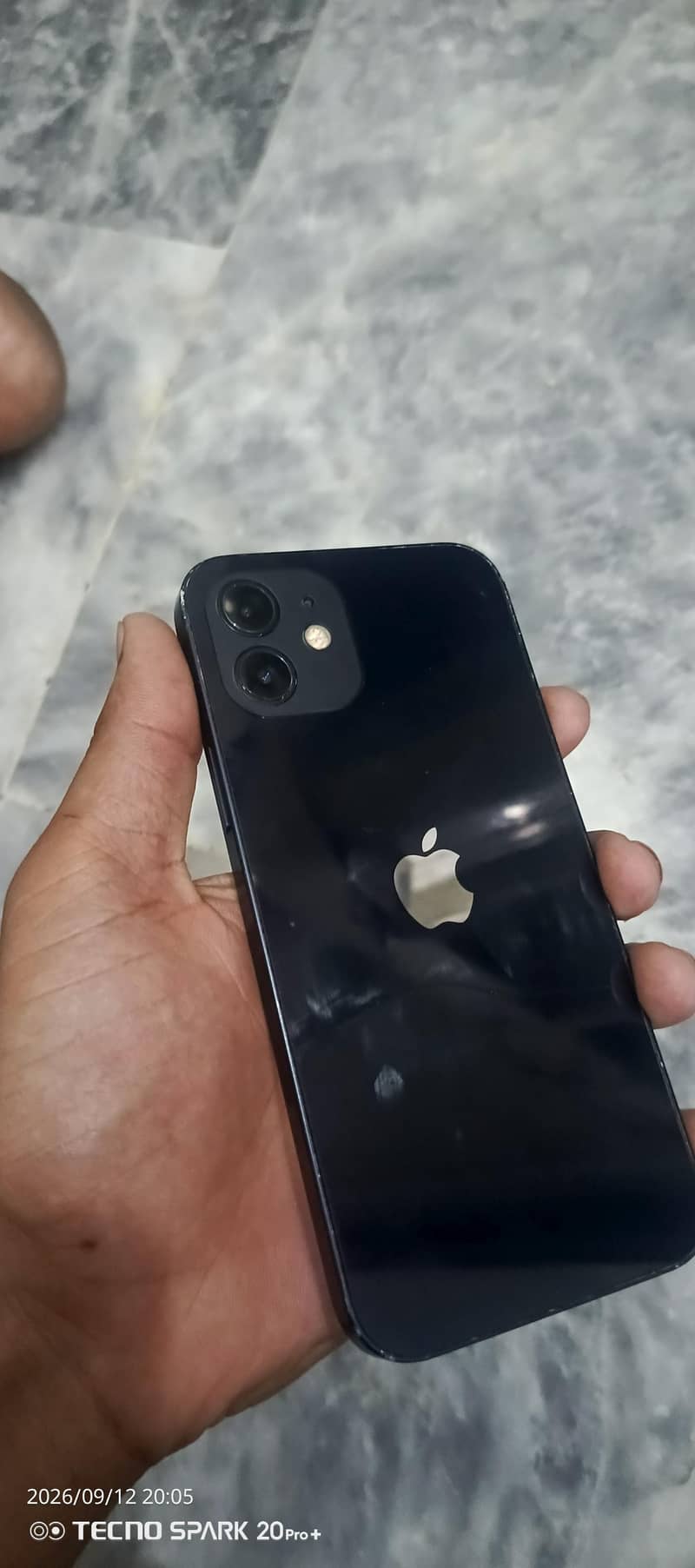 Apple iPhone 12 6