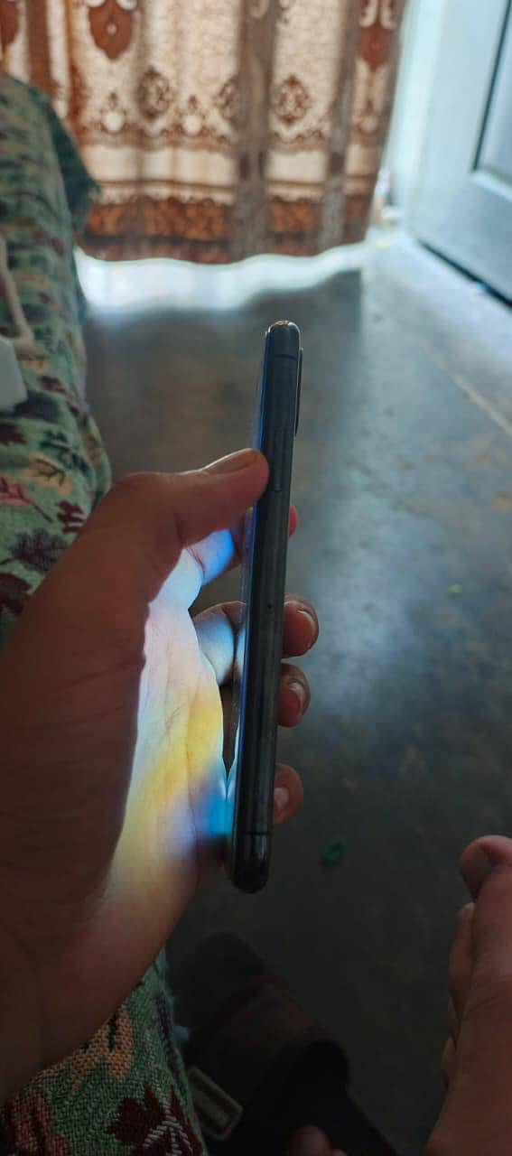 Apple iPhone X 0