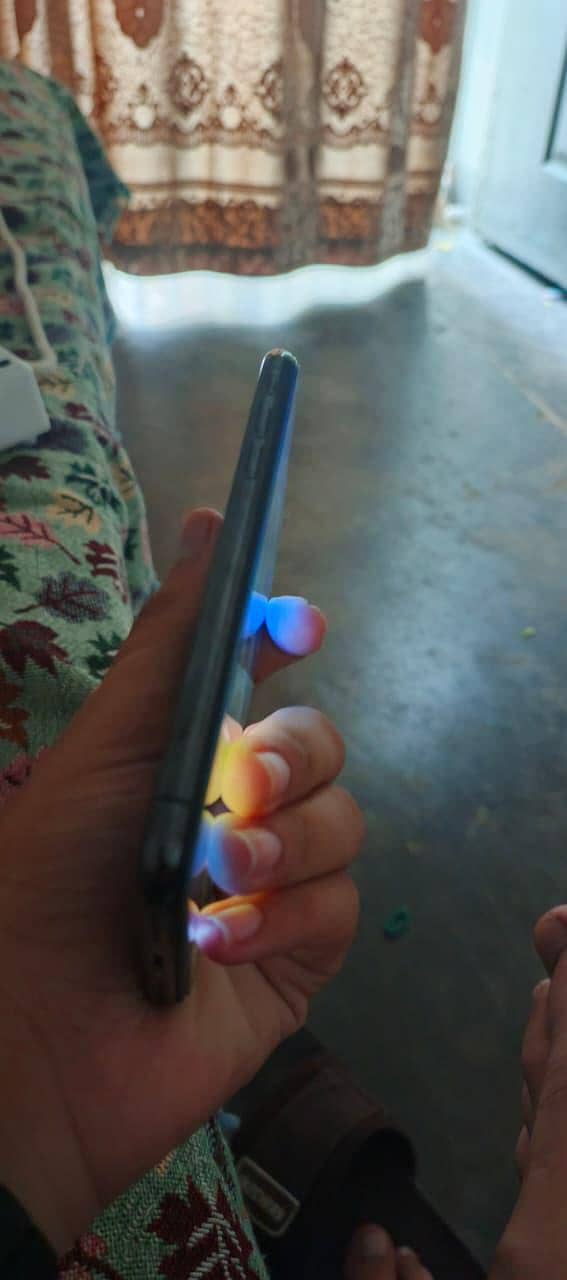 Apple iPhone X 3