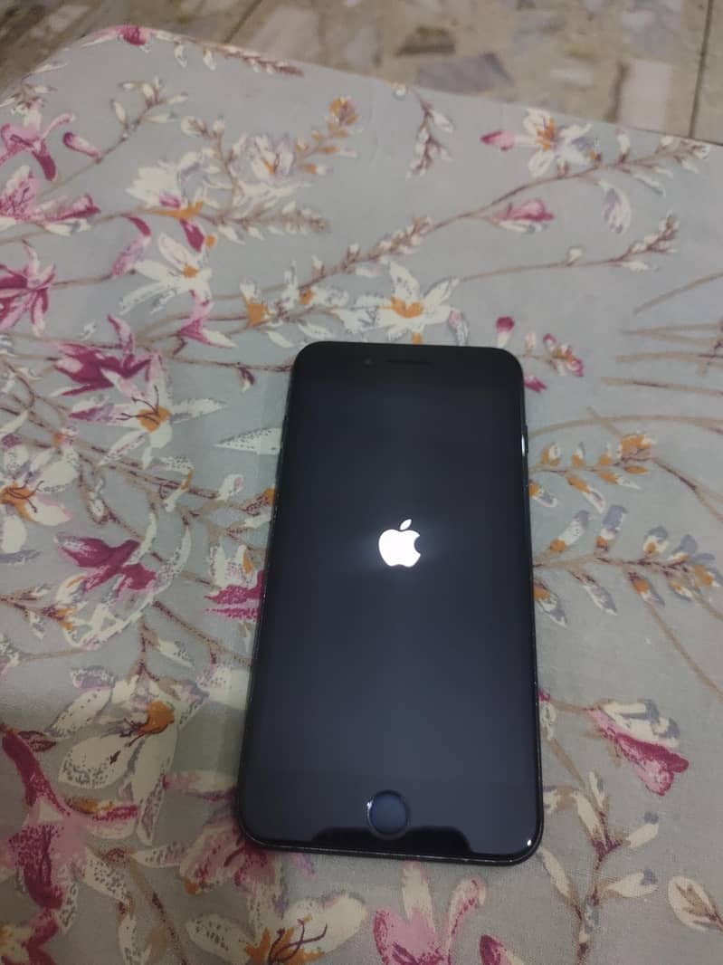 Apple iPhone 7 Plus 3