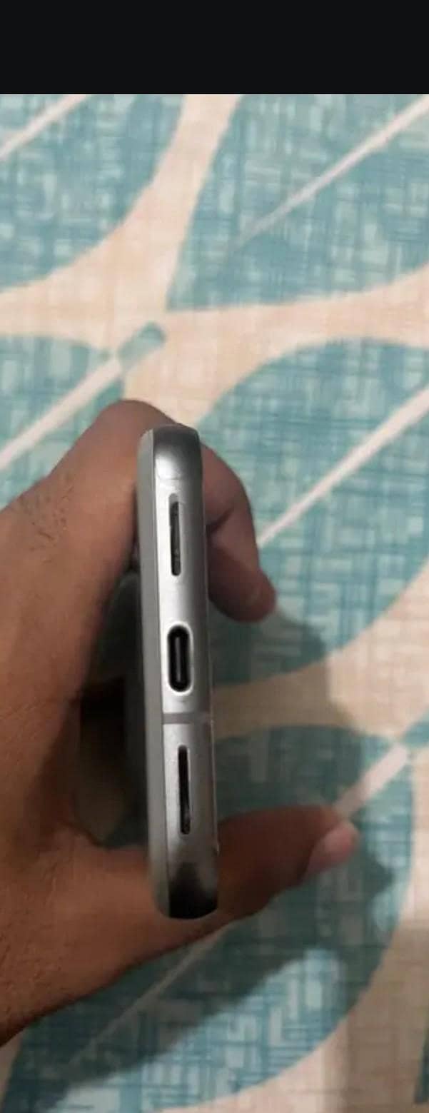 Google Pixel 8 2