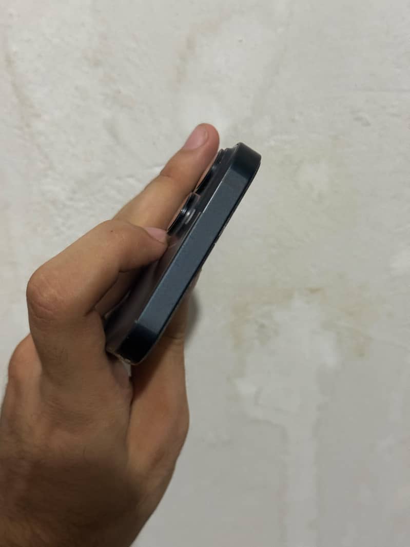Apple iPhone 14 4