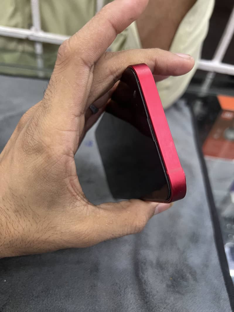Apple iPhone 13 2