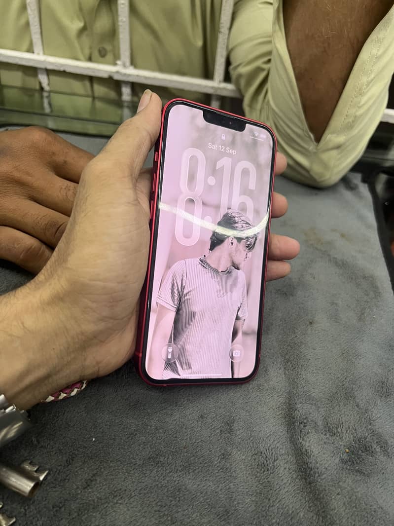 Apple iPhone 13 5